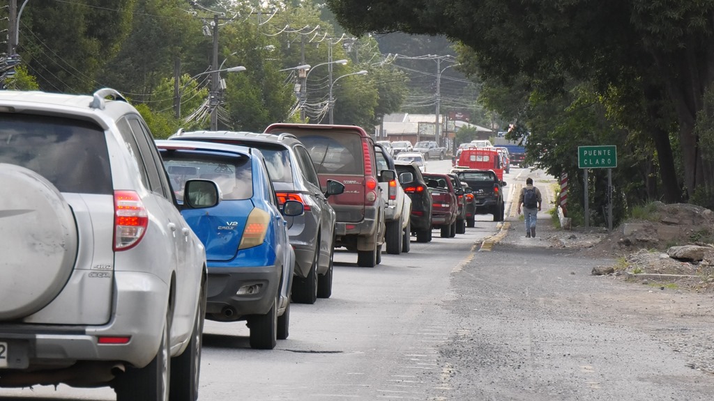 Alcalde de Pucón prioriza red vial interna antes de doble vía en Zona Lacustre